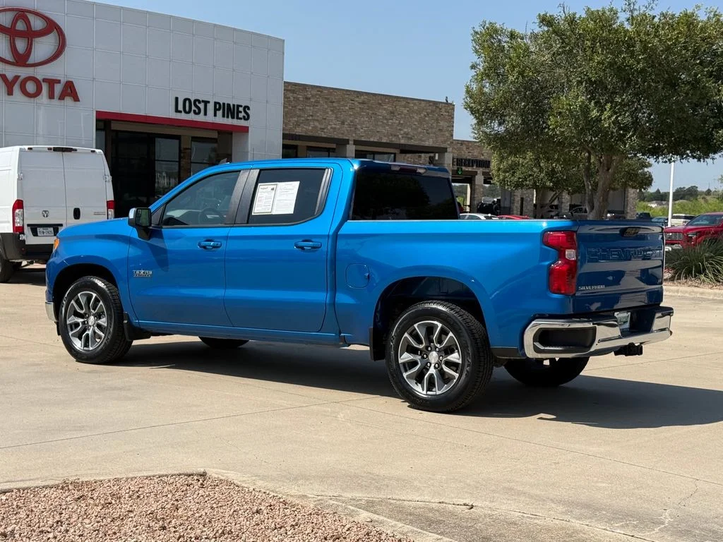 Used 2023 Blue Chevrolet LT image 3
