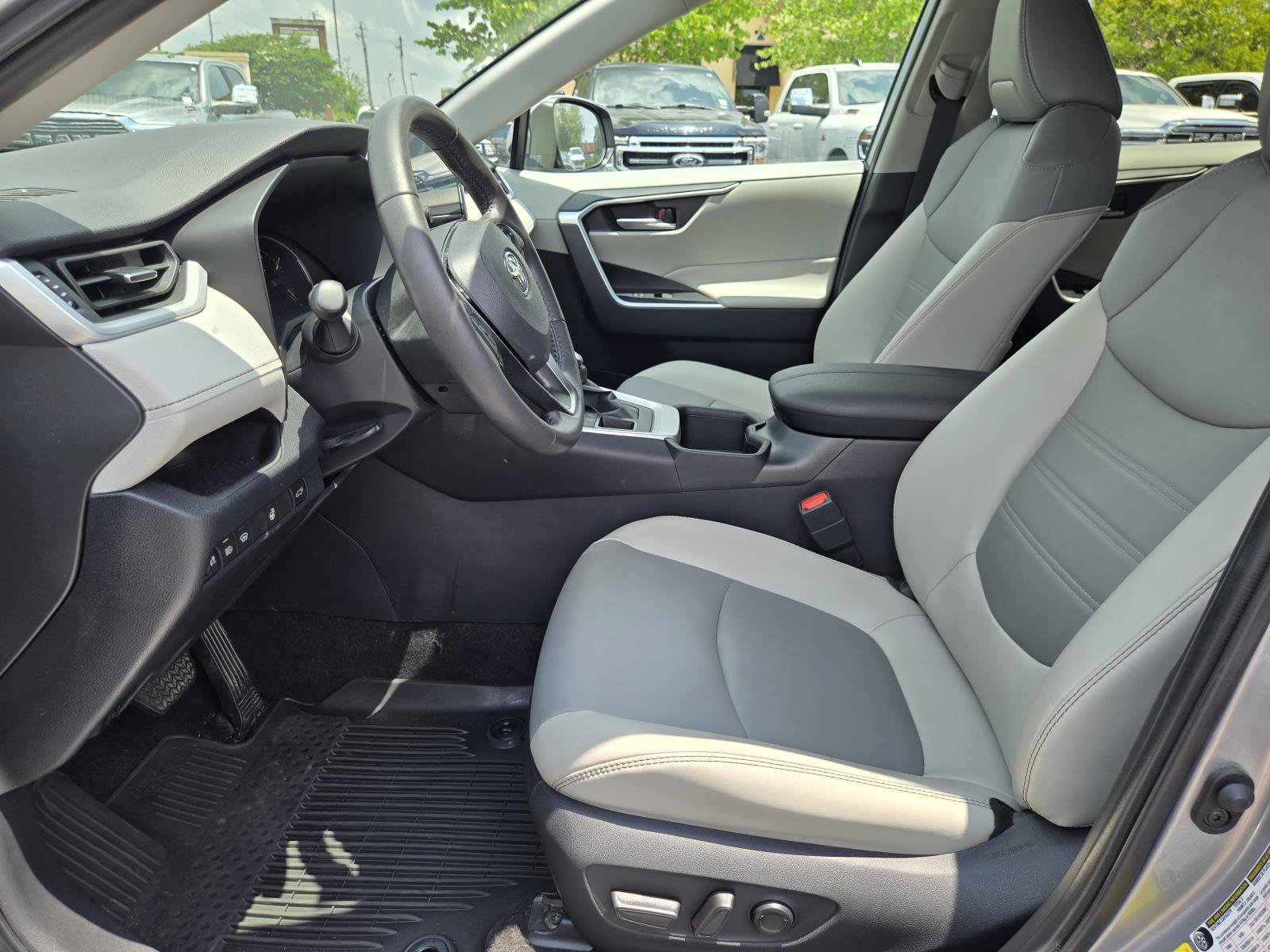 2023 Toyota RAV4 XLE Premium - Photo 22