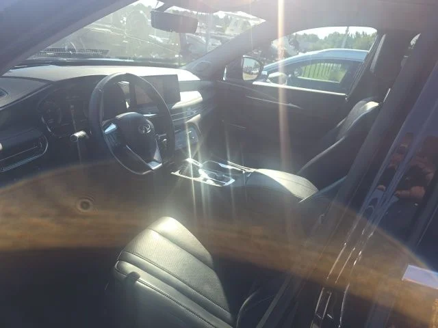 Used 2023 Black INFINITI LUXE image 14