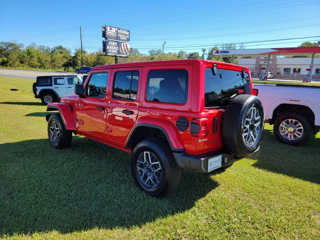 Used 2025 Red Jeep Sahara image 4