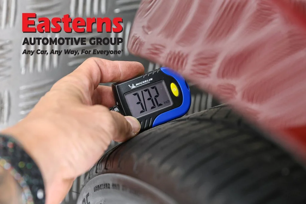 Used 2023 Red Nissan 2.5 SR image 29