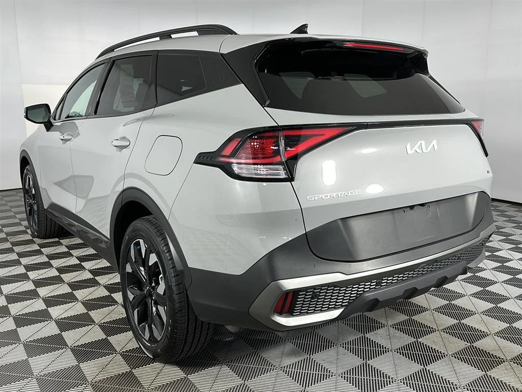 Used 2024 Wolf Gray Kia X-Line image 22