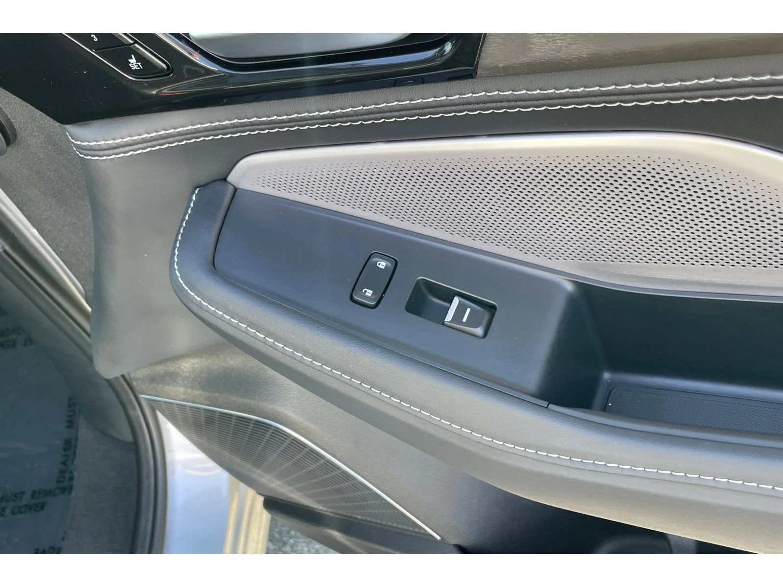 Used 2026 Solar Silver Metallic Acura w/Advance Package image 22