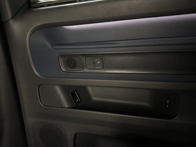 2025 Volkswagen ID. Buzz PRO S - Photo 28