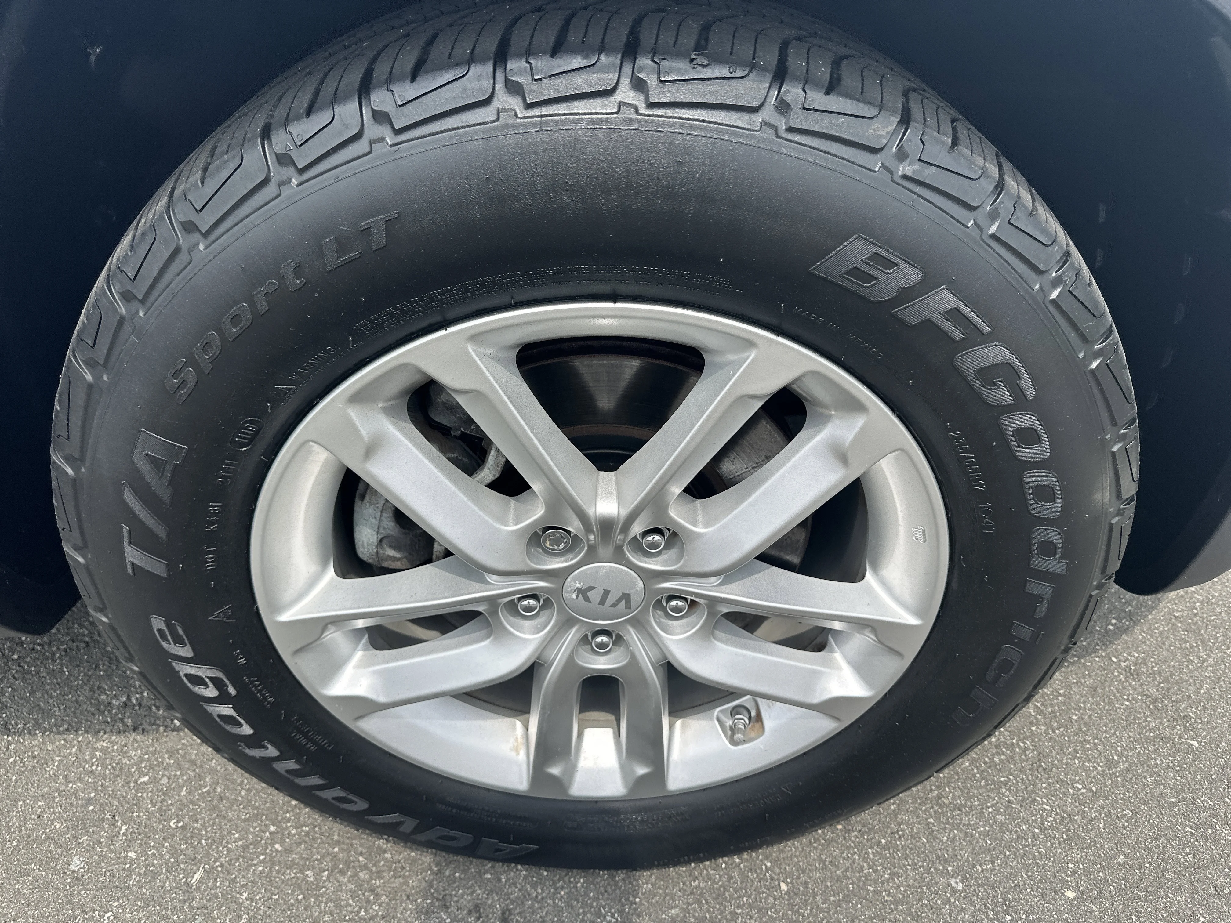 Used 2015 Snow White Pearl Kia LX image 33