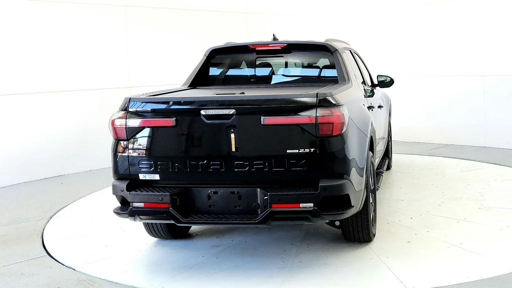 Used 2023 Black Hyundai NIGHT image 5