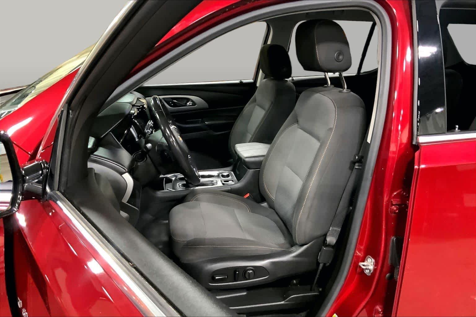 Used 2018 Cajun Red Tintcoat Chevrolet LT Cloth image 8