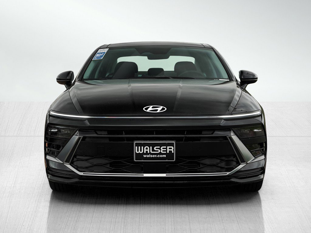 New 2026 Abyss Black Hyundai SEL FWD image 2