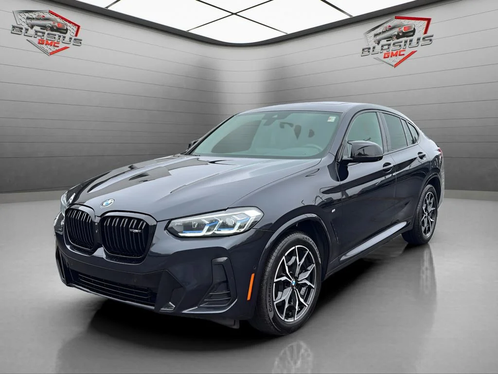 2023 BMW X4 M40i's photo