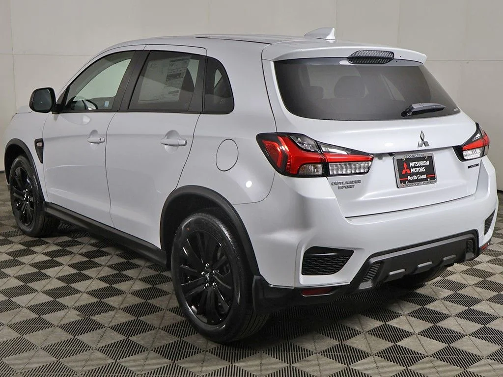 New 2026 White Mitsubishi 2.0 LE image 7