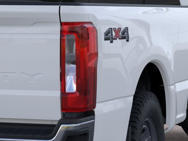 New 2026 Oxford White Ford XL image 21