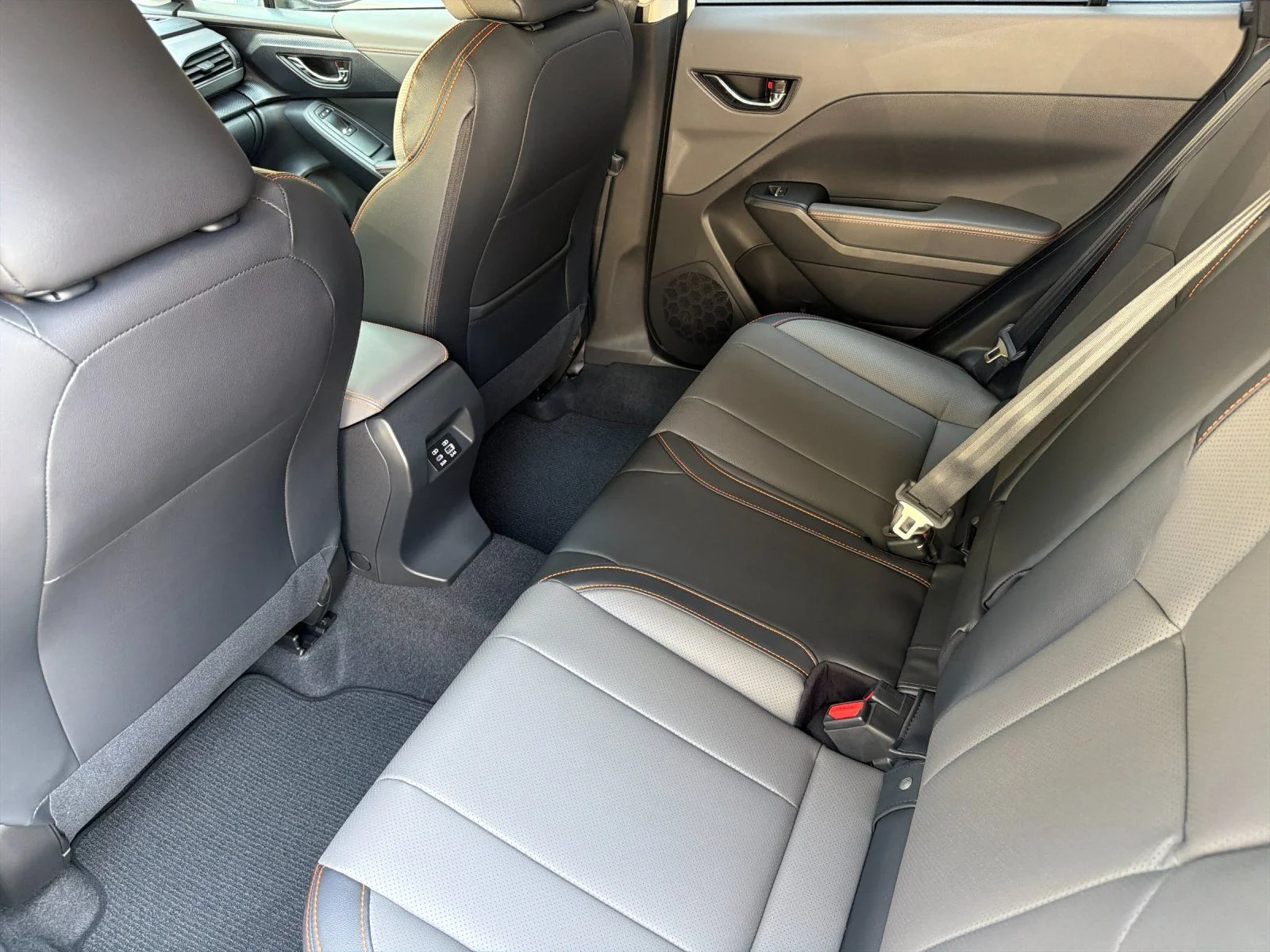 New 2026 CRYSTAL WHITE PEARL Subaru Limited Hybrid image 12