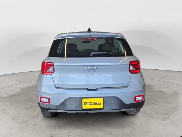 Used 2020 Silver Hyundai SE image 6