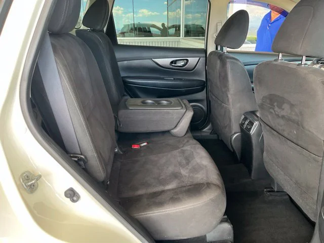 Used 2016 Pearl White Nissan SV image 46