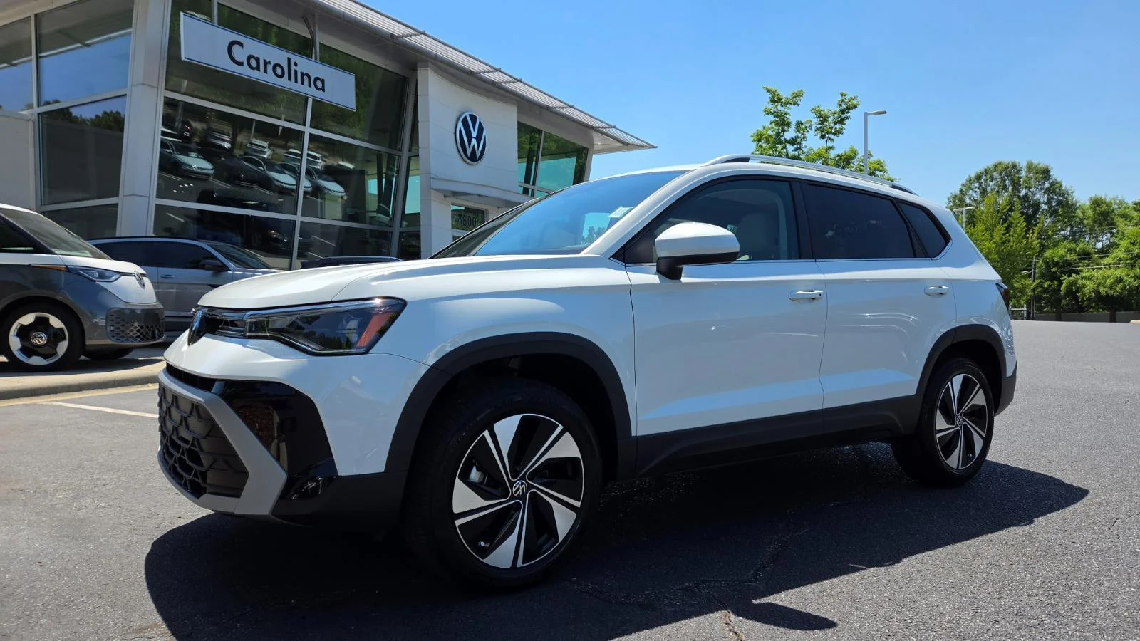 New 2026 Pure White Volkswagen SE image 1