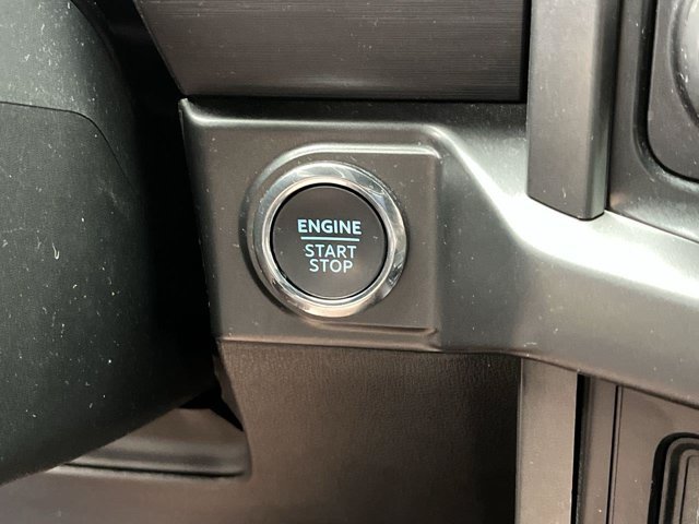 Used 2024 Avalanche Gray Ford XLT image 22