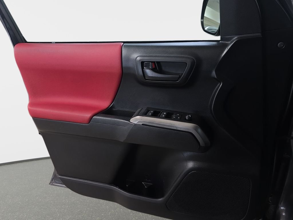 Used 2020 Magnetic Gray Metallic Toyota SR5 image 27