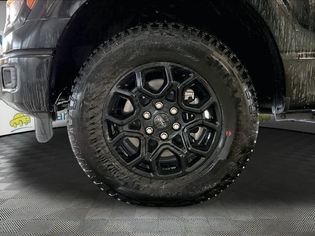 New 2026 Agate Black Metallic Ford XLT image 8