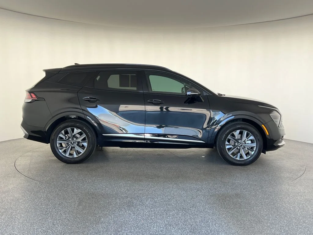 Used 2023 Black Kia SX-Prestige image 2