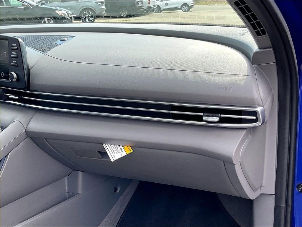 Used 2025 Blue Hyundai SE image 13