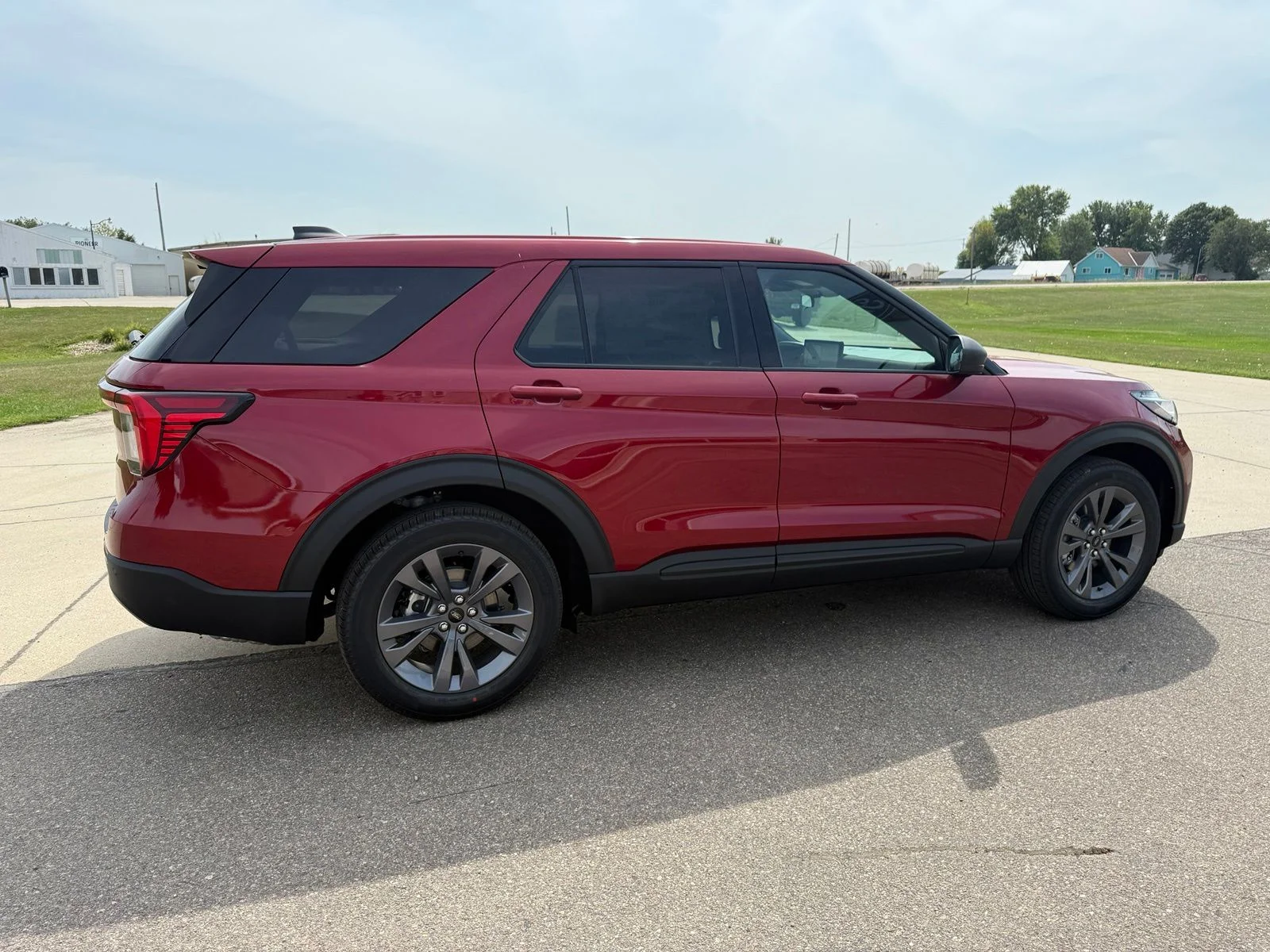 New 2027 Ruby Red Metallic Tinted Clearcoat Ford Active image 7