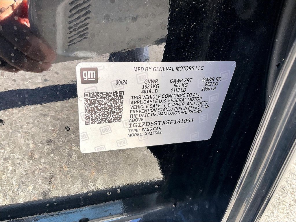 Used 2025 Mosaic Black Metallic Chevrolet LT image 31