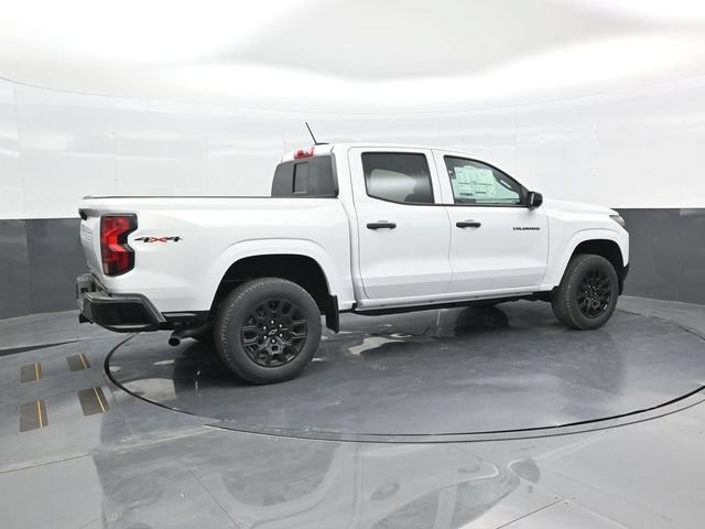 New 2026 Summit White Chevrolet WT image 7