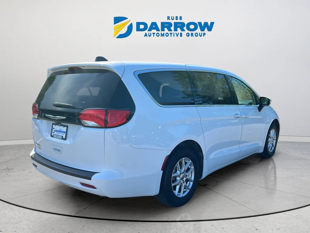 Used 2023 White Chrysler LX image 5
