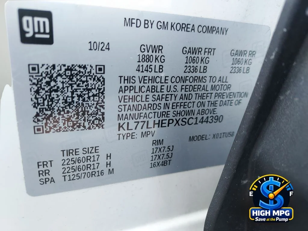 Used 2025 White Chevrolet LT image 22