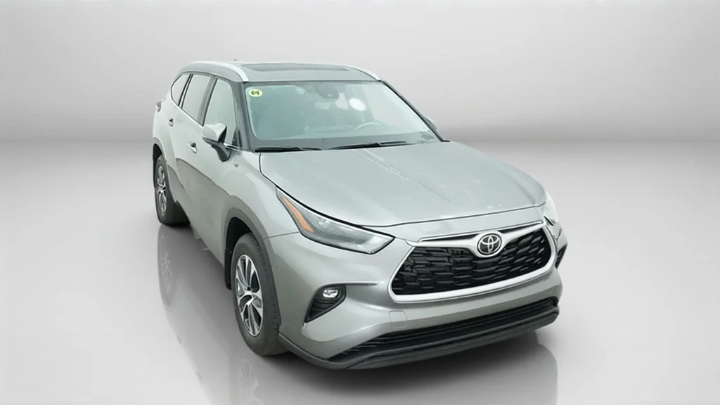 New 2026 Heavy Metal Toyota XLE image 4