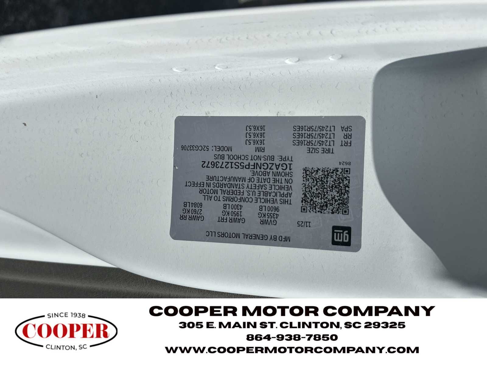 Used 2025 Summit White Chevrolet LS image 27