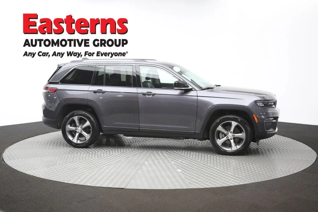 Used 2023 Gray Jeep 4xe image 51