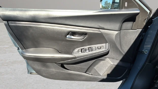 Used 2025 Gray Nissan SV image 17