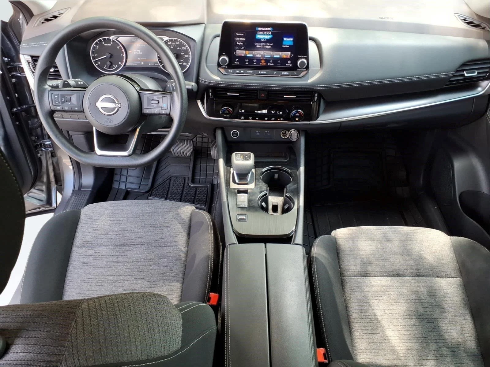Used 2022  Nissan SV image 13