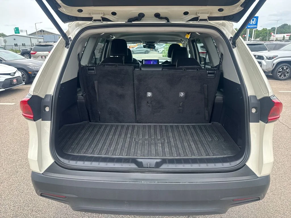Used 2024 White Toyota XLE image 7