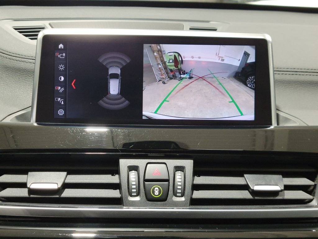 Used 2022 White BMW xDrive28i image 24