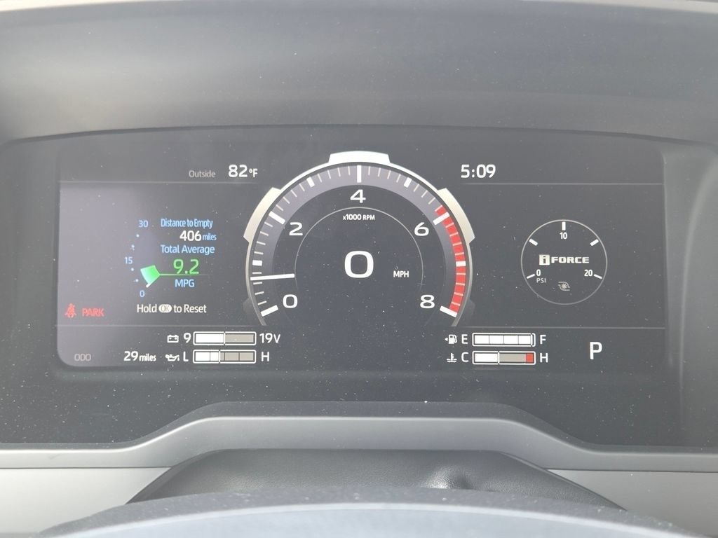New 2026 Wind Chill Pearl Toyota Platinum image 40