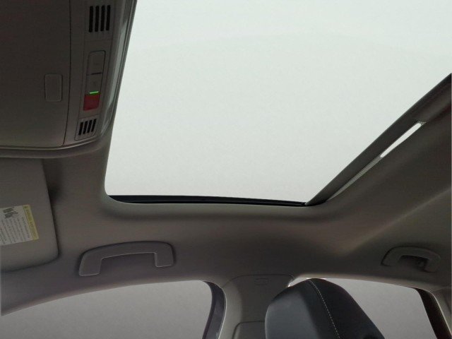 New 2027 Platinum Gray Metallic Volkswagen SE image 14