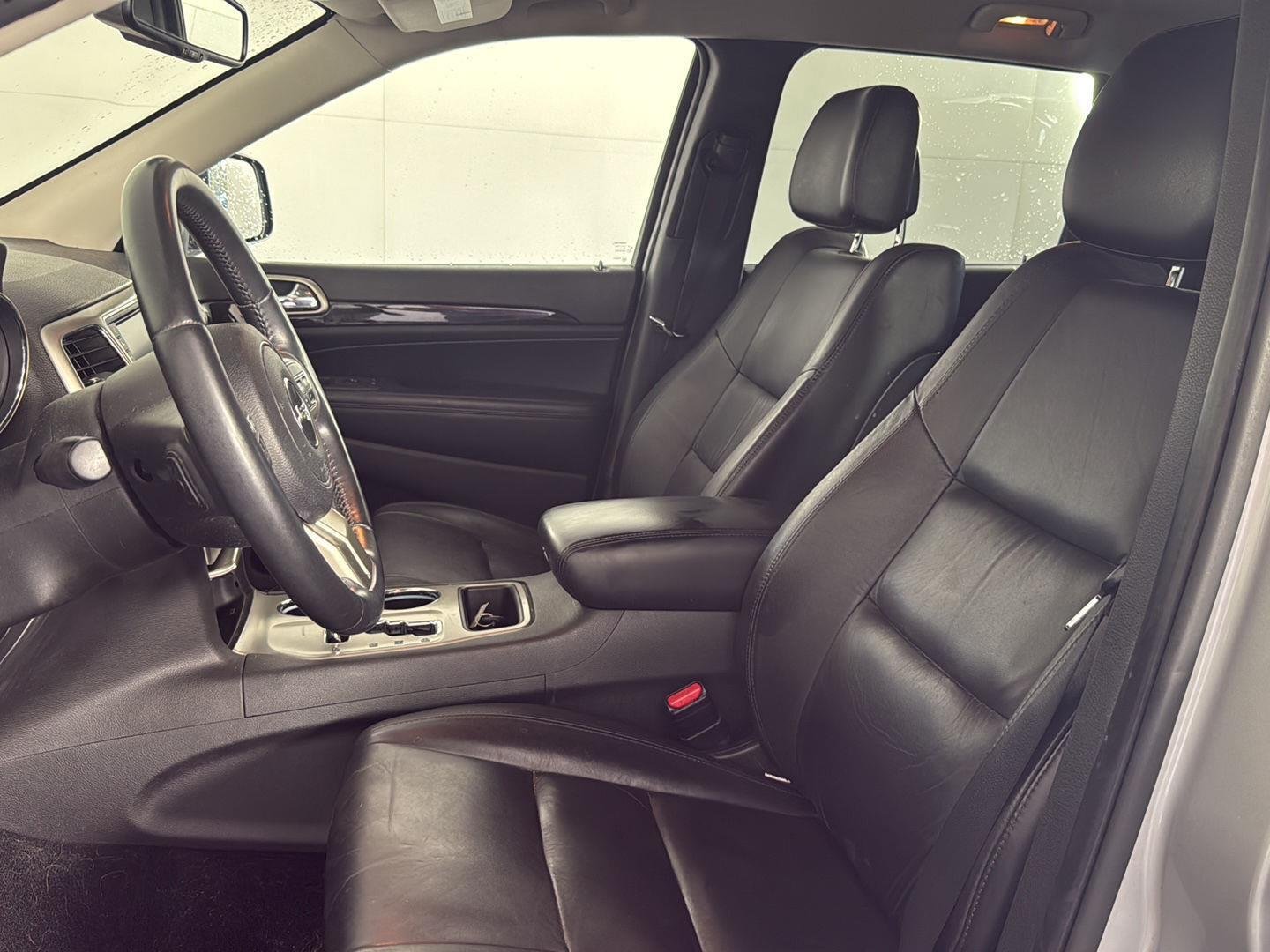 Used 2013 Bright Silver Metallic Jeep Laredo image 10