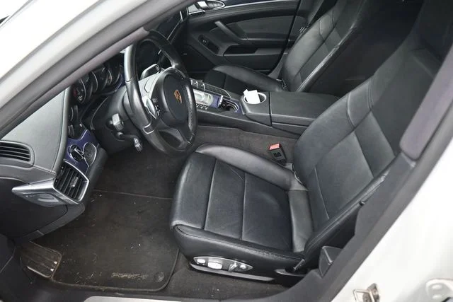 Used 2016  Porsche 4 image 21