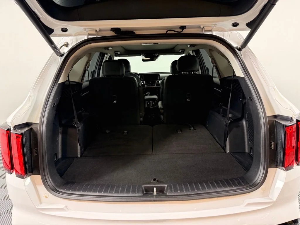 Used 2023 White Kia SX image 12