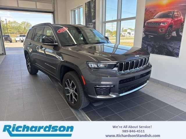 Used 2025 Metallic Jeep Limited image 1