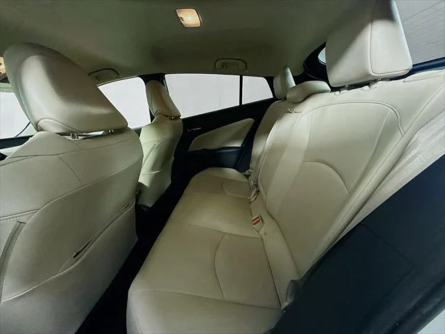 Certified Used 2022 WIND CHILL PEARL Toyota  image 25
