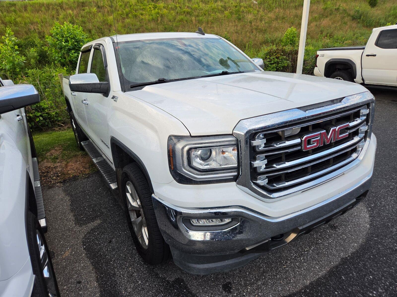 Used 2017 SUMMIT WHITE GMC SLT image 3
