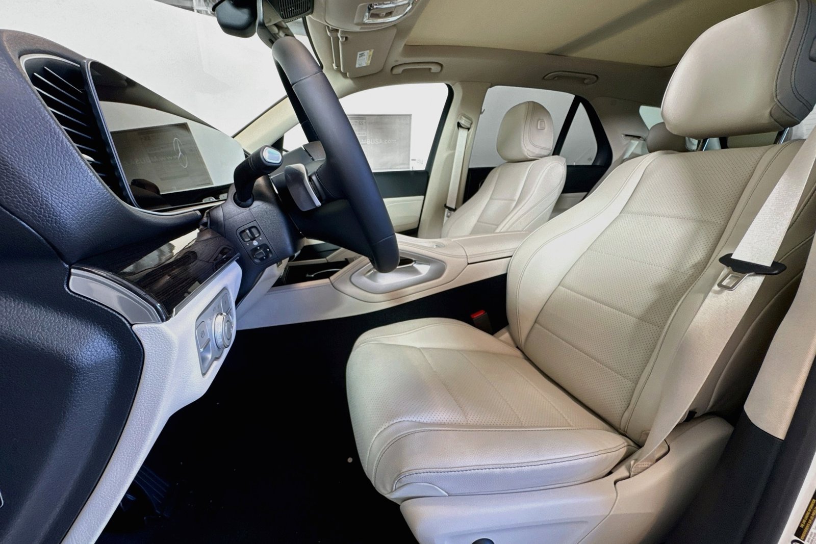 New 2026 Polar White Mercedes-Benz GLE 350 image 18