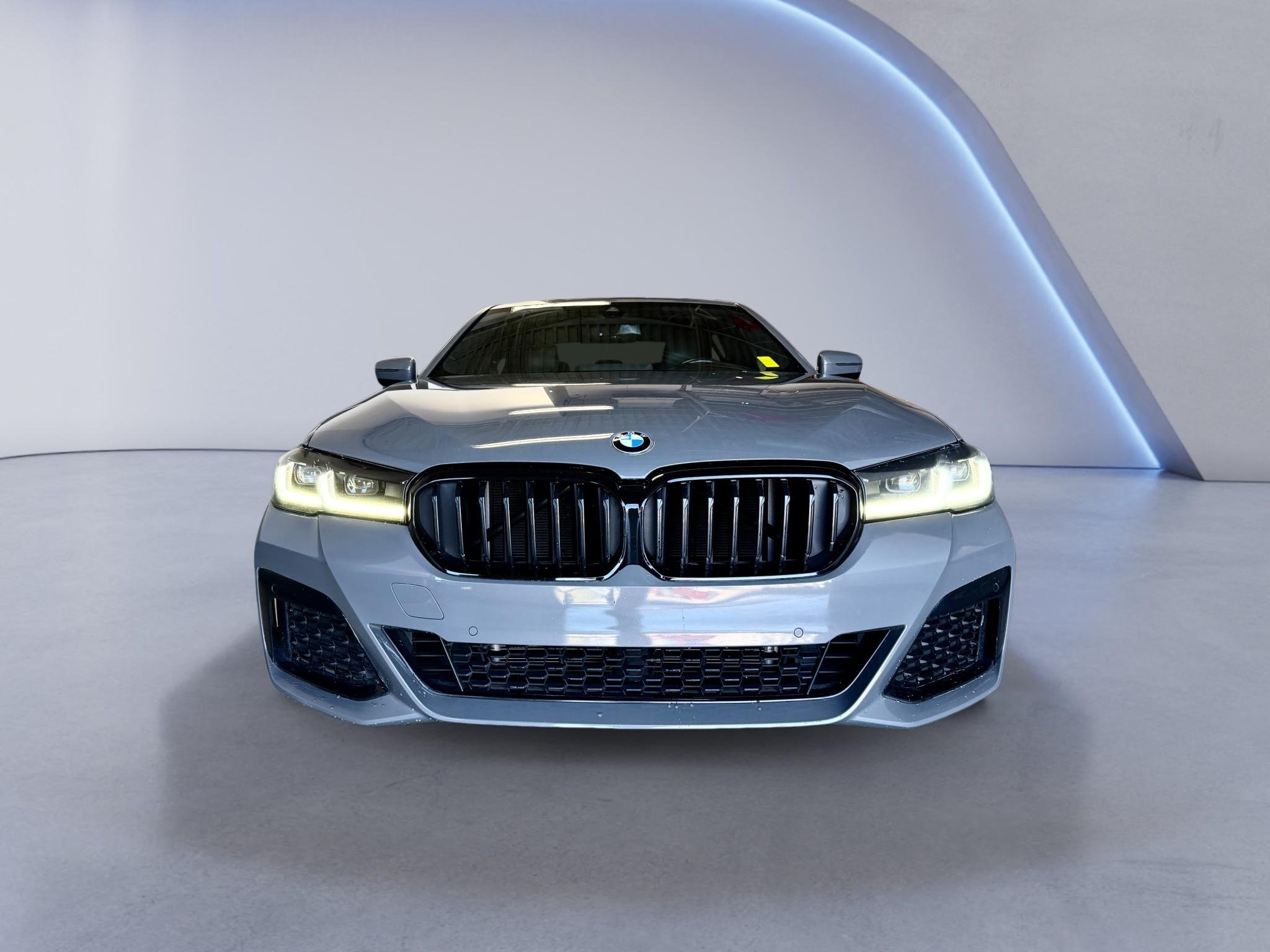 Used 2022 Bernina Grey Amber Effect Metallic BMW 530i image 2