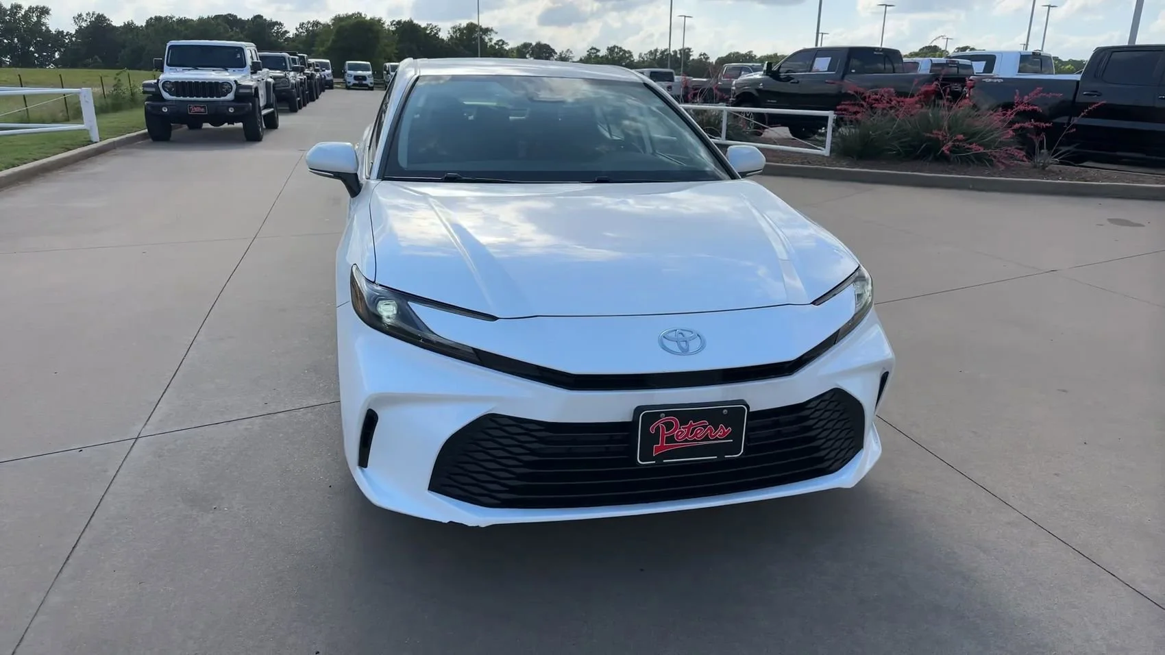 Used 2025 Ice Toyota LE image 4