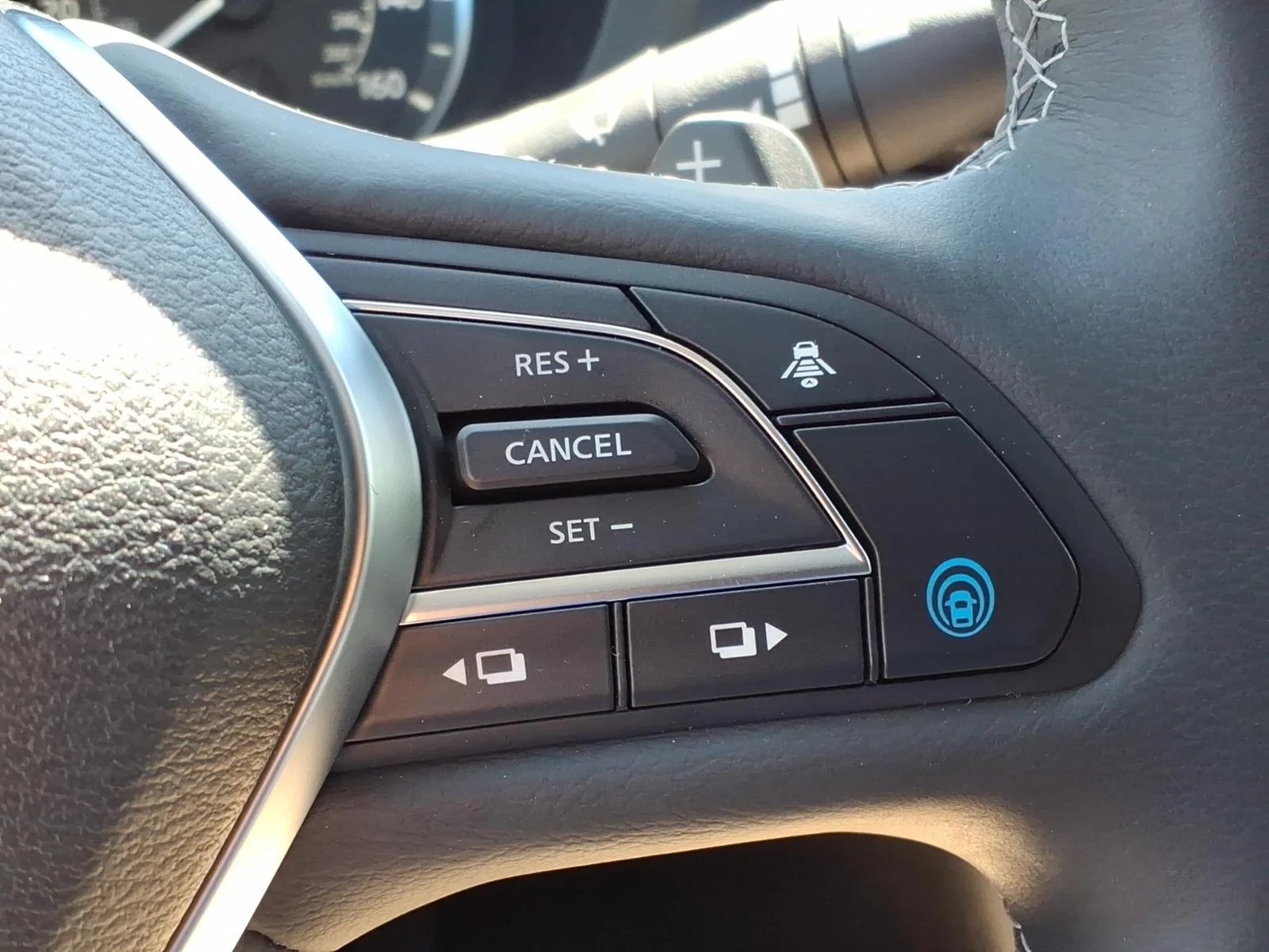 Certified Used 2023 Blue INFINITI LUXE image 15