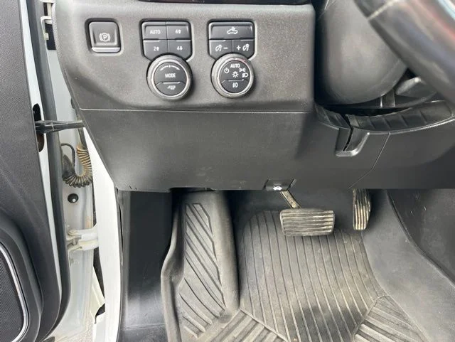 Used 2022 White Chevrolet LT Trail Boss image 20