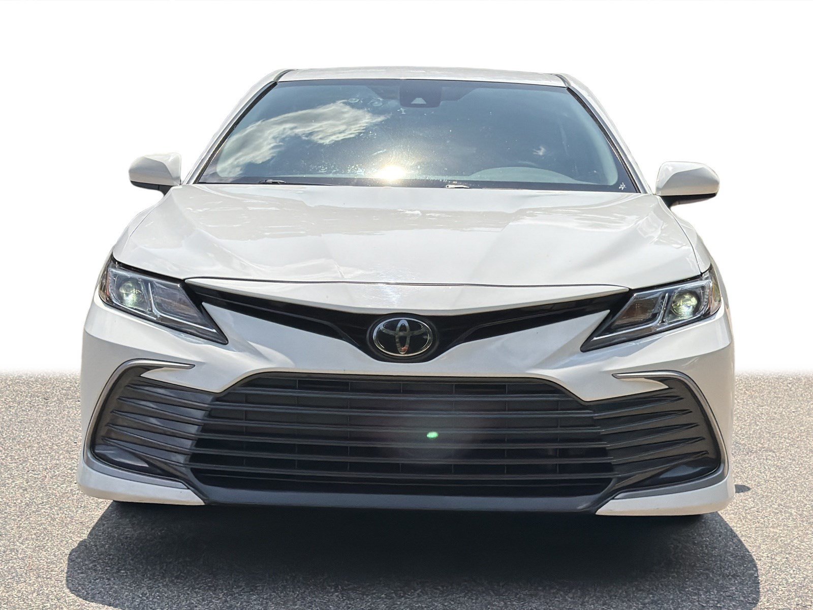 Used 2024 Ice Toyota LE image 28